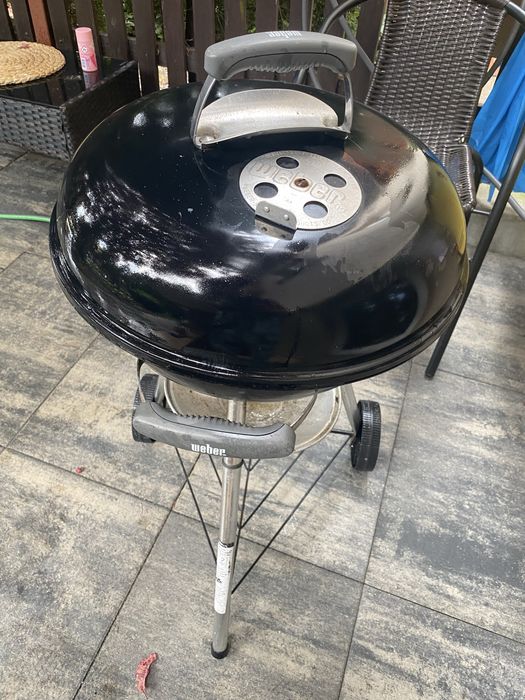 Grill na węgiel lub brykiet