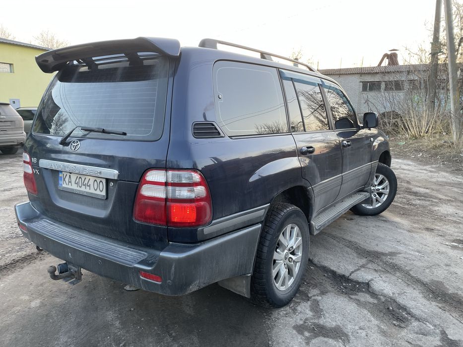 Toyota Land Cruiser 100