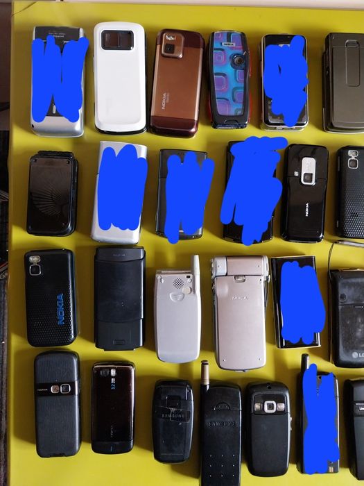 Старые кнопочные телефоны