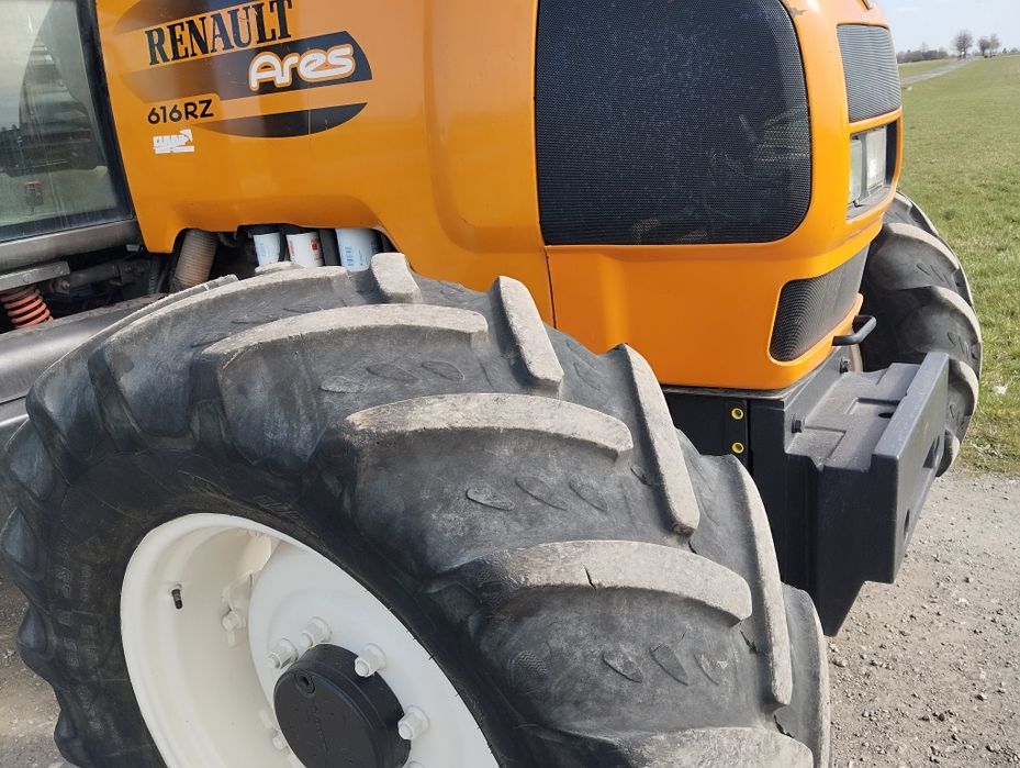 Renault Ares 616