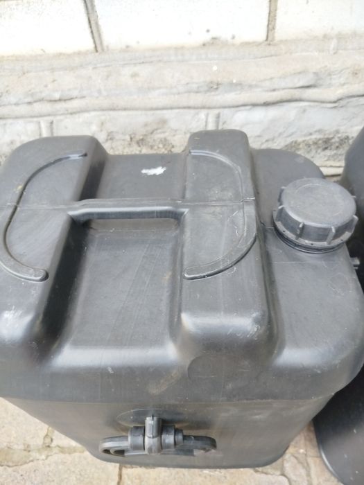Продам бочку каністру обьемом 55 л.