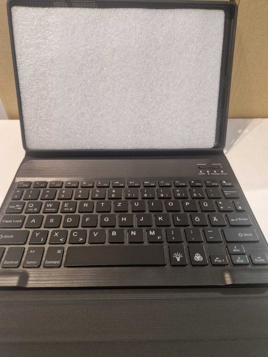 Etui z klawiaturą IVEOPPE do Ipad - 9,8 cala - w kolorze czarnym