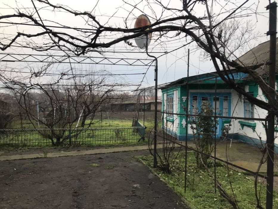 Продаж ділянки з будинком в смт Криве Озеро.