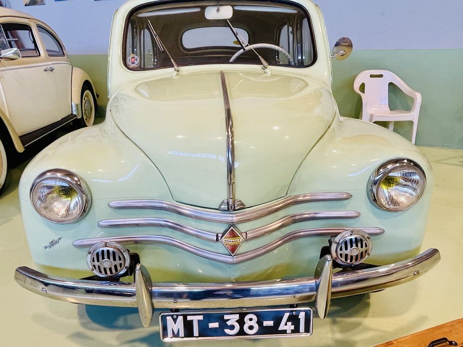 Renault 4 CV “Joaninha”