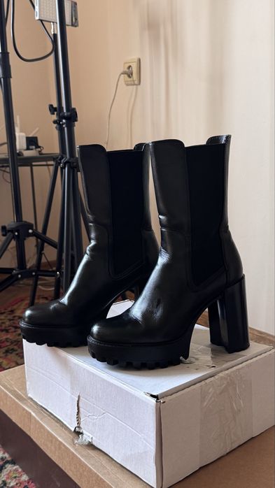Ботинки на підборах ZARA