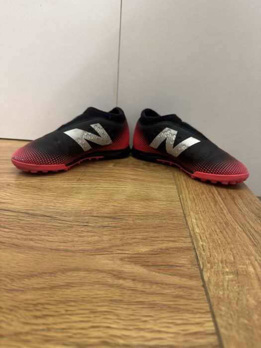 Chuteiras New balance Tamanho 30