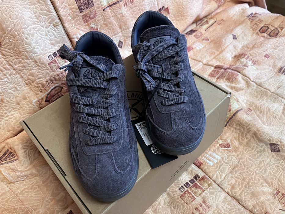 Продам кроссовки Stone Island