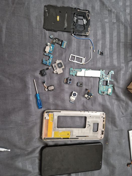 Запчастини на Samsung s8