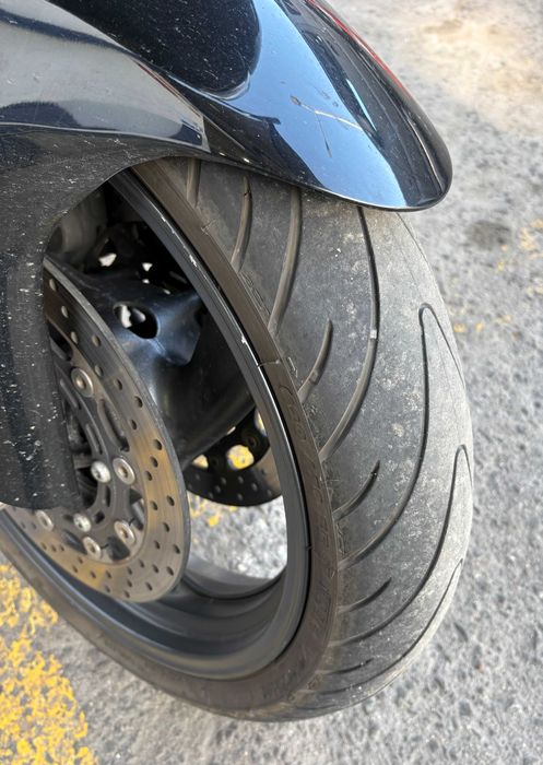 2 Pneus Michelin Pilot 30% desgaste 180/55 17 (Power) e 120/70 17 (Road 2)