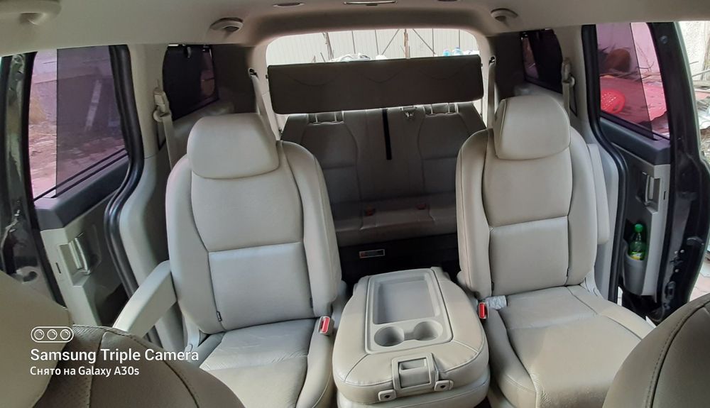 Продам KIA Carnival