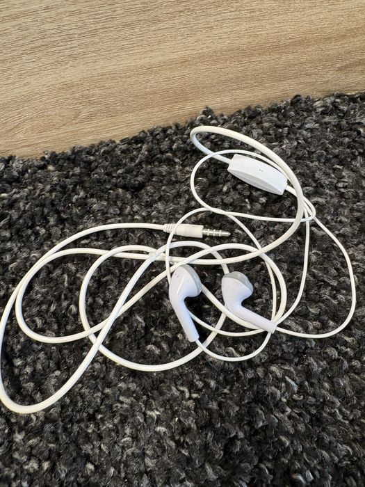 Przewodowe słuchawki Samsung