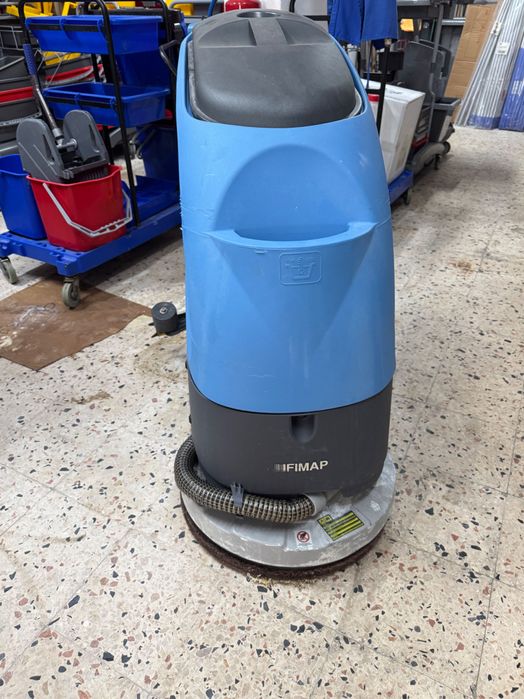 Lavadora aspiradora condutor apeado