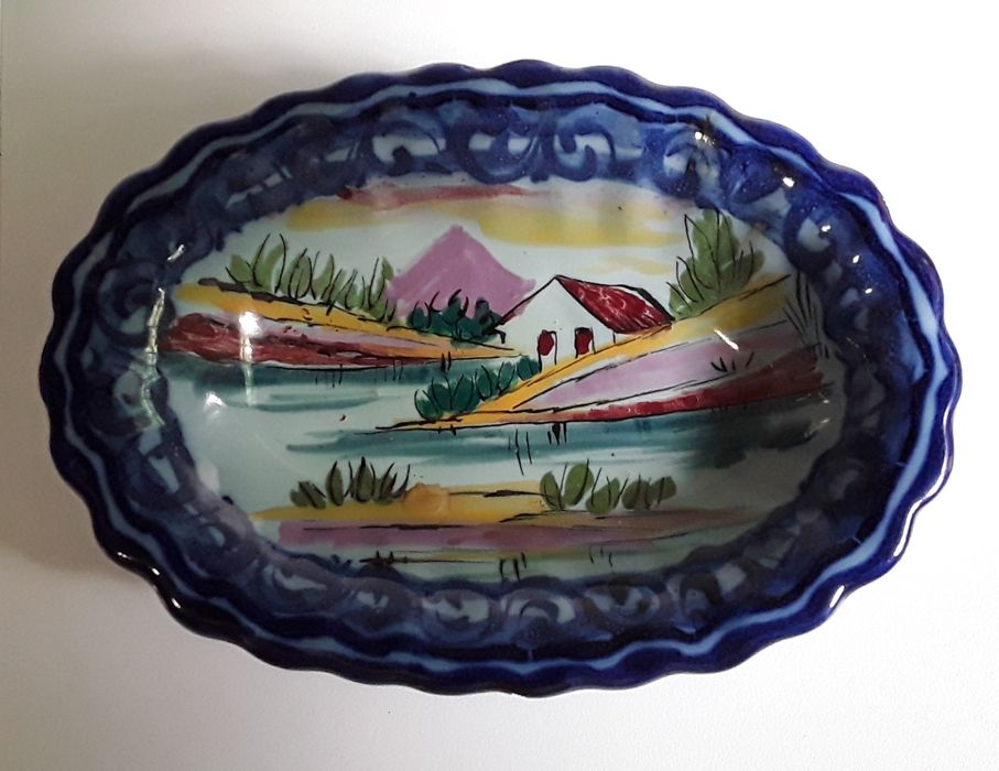 Covilhete azul em faiança da RB Raúl da Bernarda, Alcobaça, Portugal