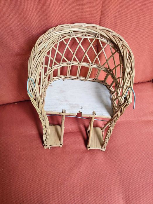 Fotelik wiklinowy na rower dla lalki - zabawka