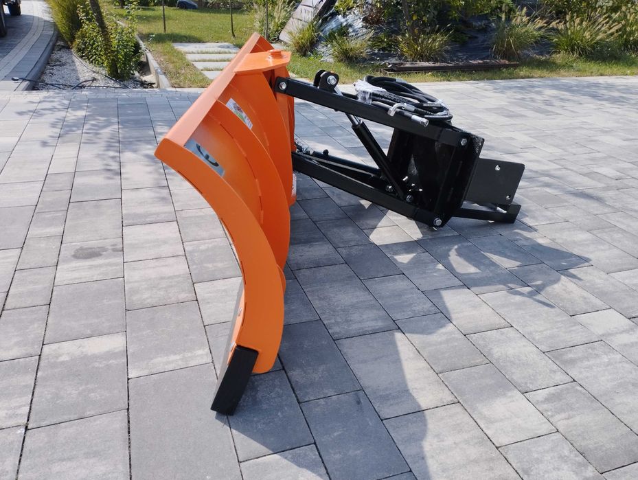 Spych do Śniegu Pług z Mocowaniem do Ciągnika MF 255 Hydraulika
