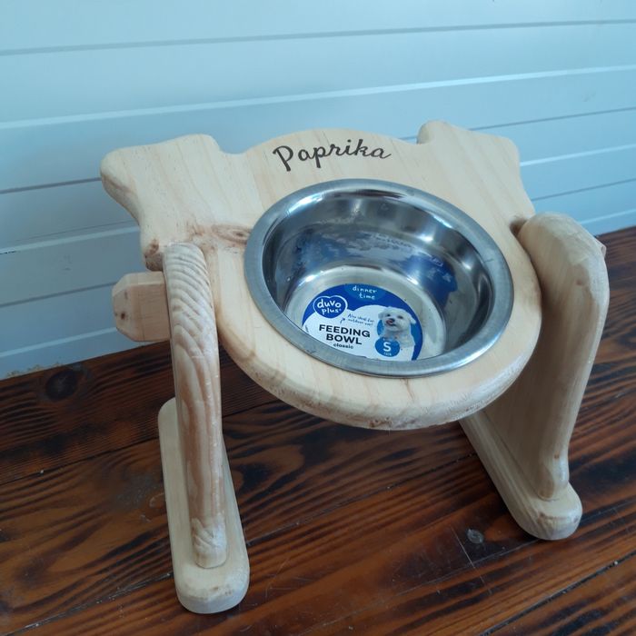 Comedouros elevados personalizados