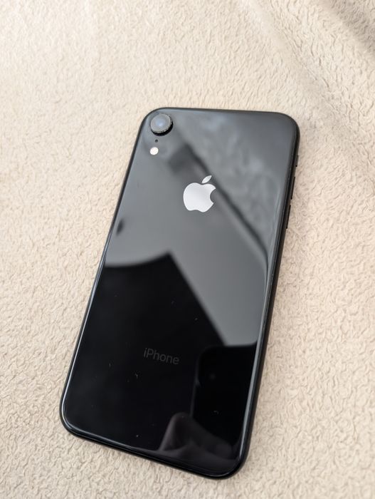 Apple  iPhone XR