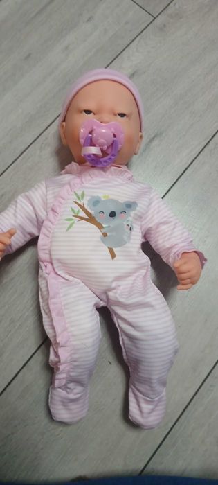 Lalka płaczącą ruszajaca buzią