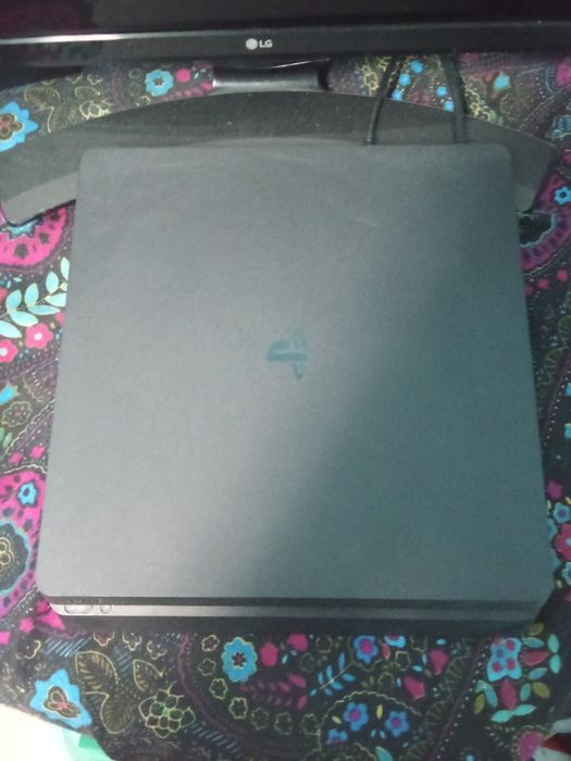 PlayStation 4 - 500GB