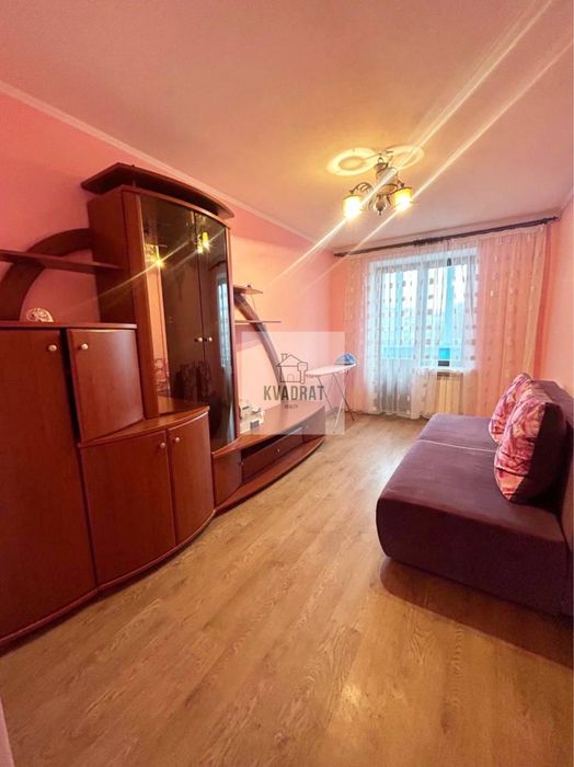 Продам велику 3-х кімнатну квартиру з індивідуальним опаленням