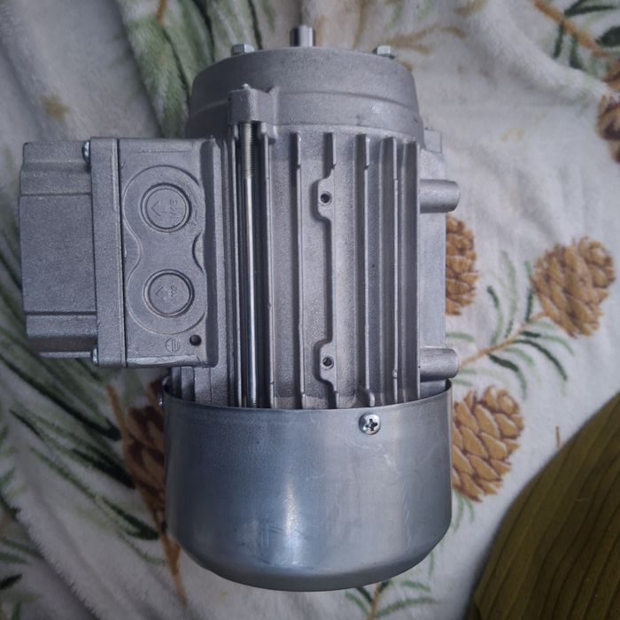Silnik 0.12kw 1350rpm