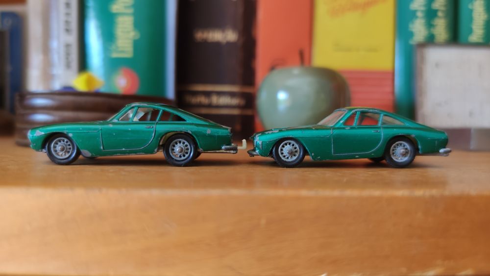 2 Lesney Matchbox Ferrari Berlinetta vintage