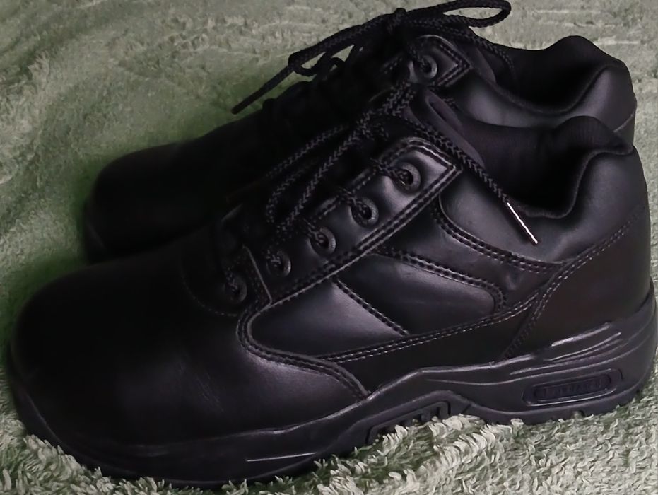 Кросівки MAGNUM 42 розмір