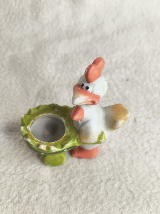 Miniaturowa ceramiczna osłonka na kwiatek kogucik 56