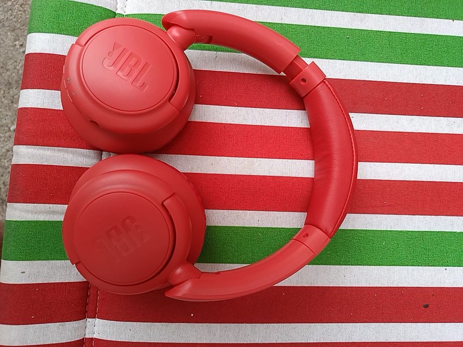FONE JBL motivo preciso carregar o passe urgente