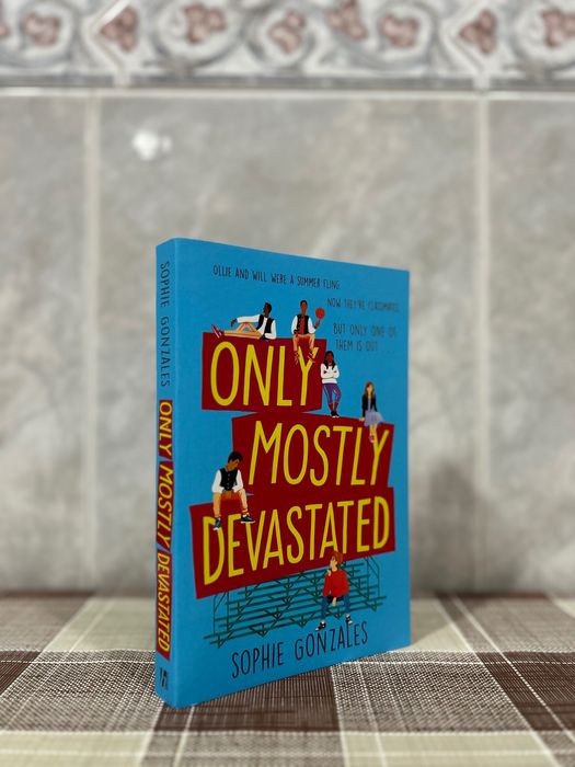 Only Mostly Devastated (Inglês) - Sophie Gonzales
