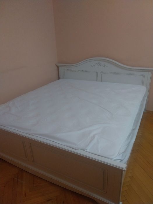 Спальне ліжко 180/200 з матрацом