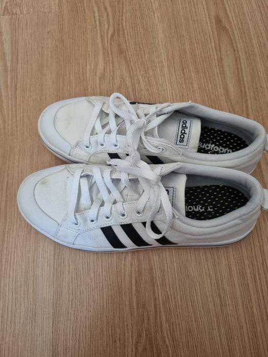 Ténis Adidas Bravanda (Brancos)
