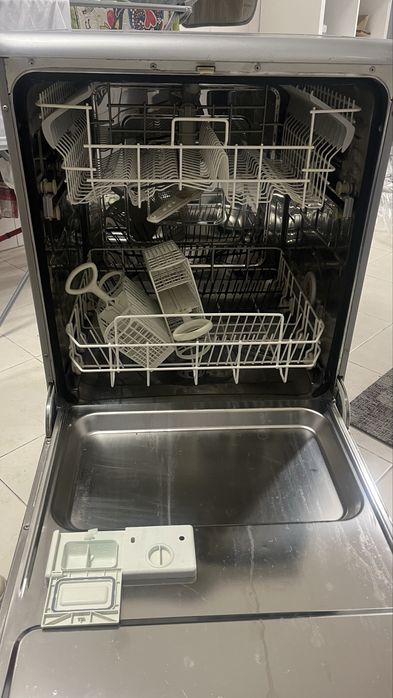 Máquina lava loiça para peças