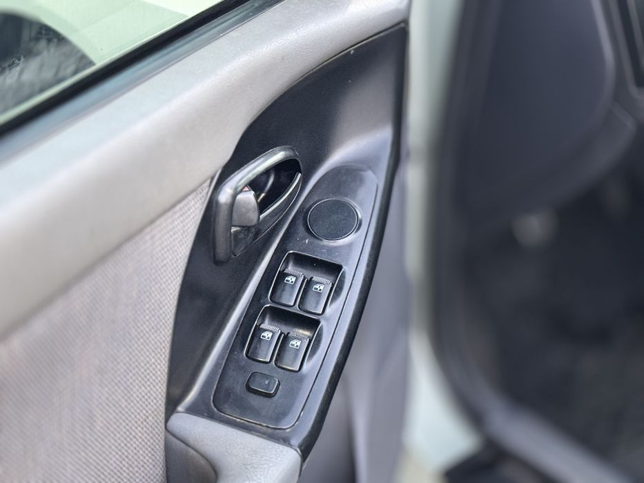 Hyundai Elantra 1.6 бензин