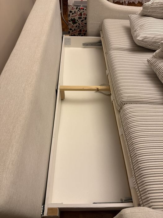 Kanapa Agata meble beżowa paseczki