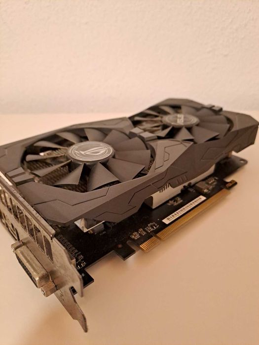 Placa gráfica Asus ROG AMD Radeon RX 560 4GB GDDR5