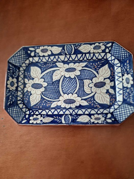 Travessa em barro pintado à mão