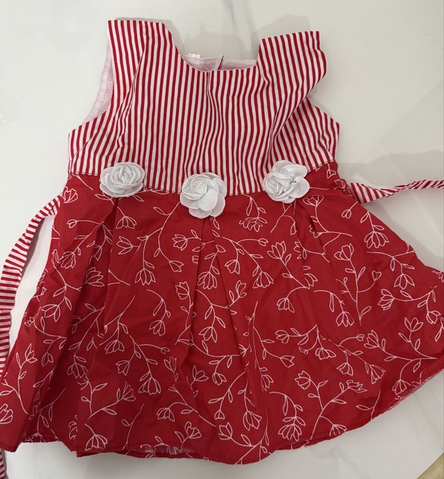 Vestidos para crianças dos 3 aos 6 meses ( grátis)