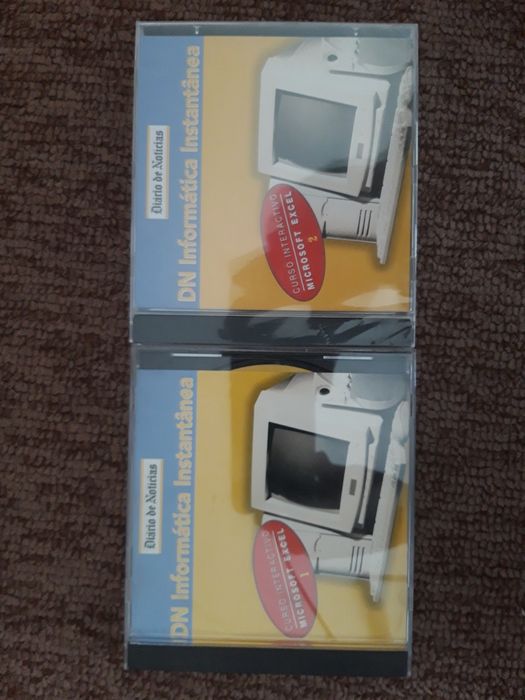 8 CD-ROMS DN Informática Instantânea (selados)