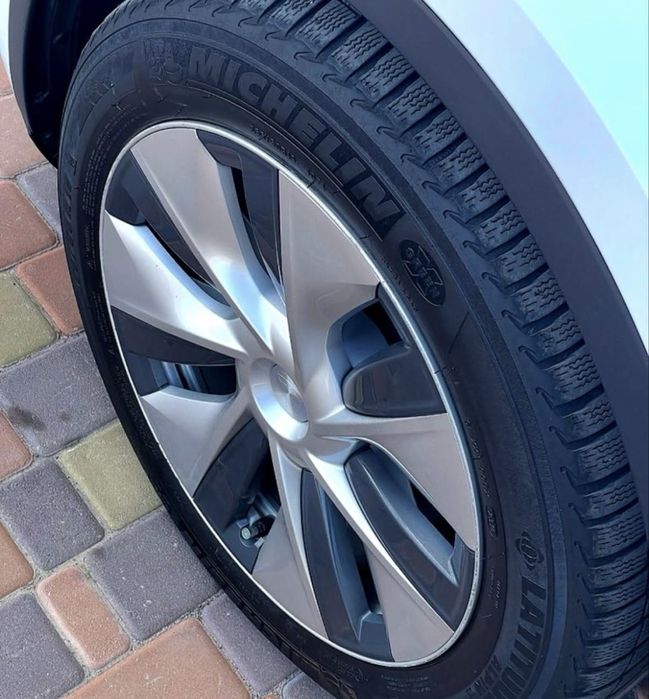 Tesla Model Y Long Range Dual Motor 2021 року