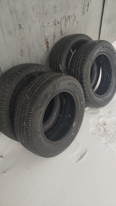 Продам резину 215.65.р16