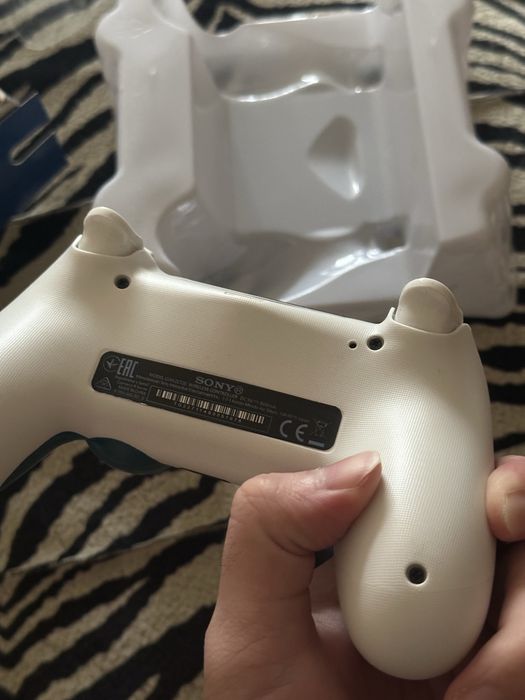 Геймпад Dualshock 4