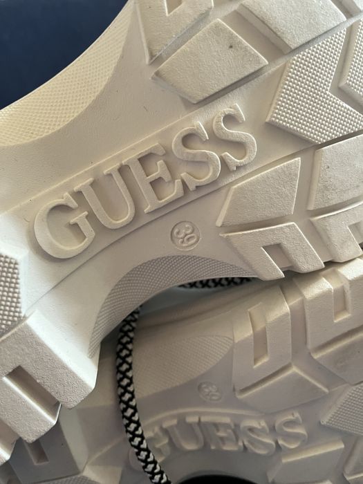 Buty zimowe Guess bezowe/biale rozmiar 39
