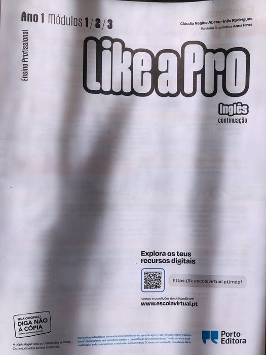 Livro de inglês.