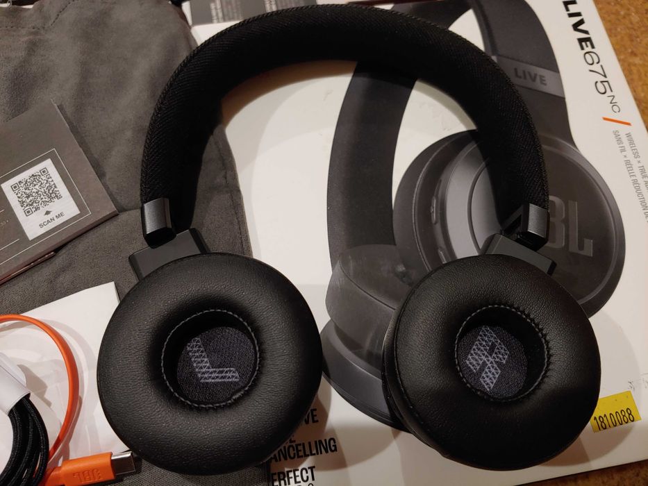 Беспроводные Bluetooth наушники JBL Live 675nc