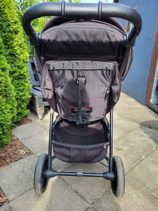Lekki wózek spacerowy MAST Swiss design M4 Onyx ciemny