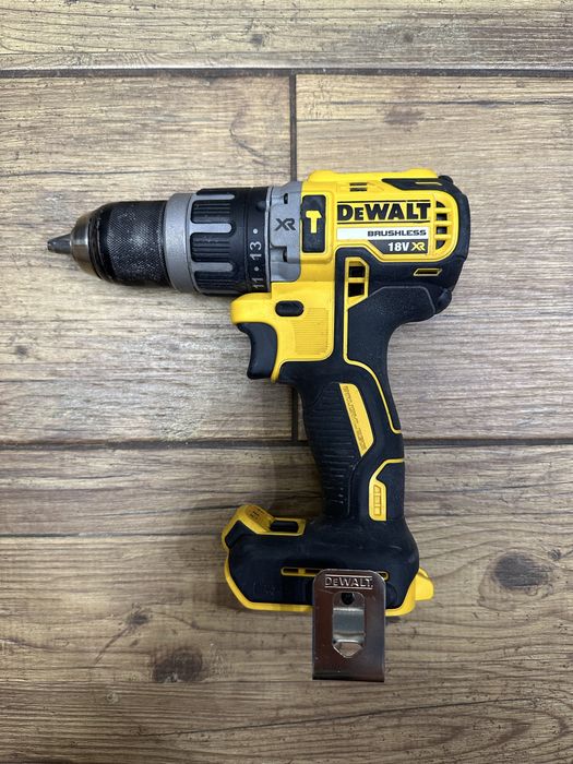 Wiertarko-wkrętarka udarowa Dewalt DCD796 - 2024r.