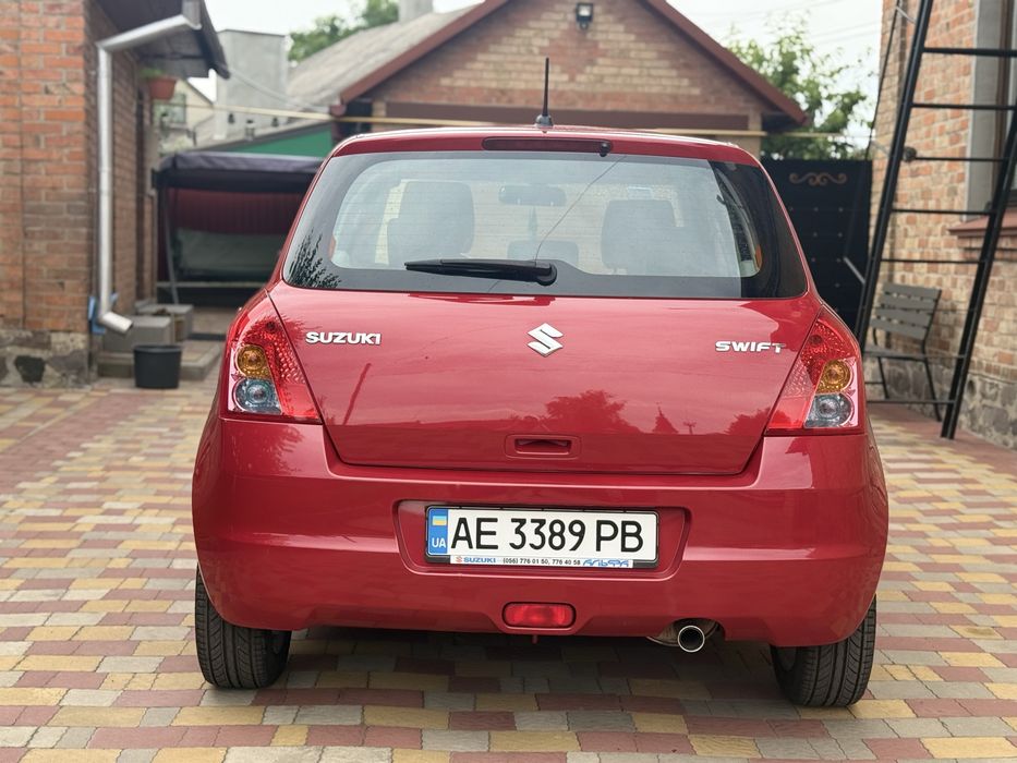 Suzuki Swift 2008 1,5 бензин автомат