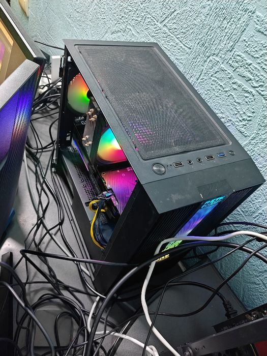 Игровой компьютер есть 2 на AMD и Intel