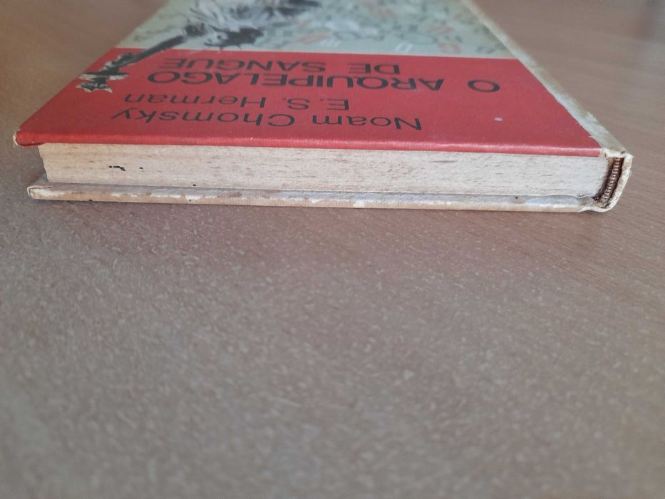 Livro "O arquipélago de sangue"